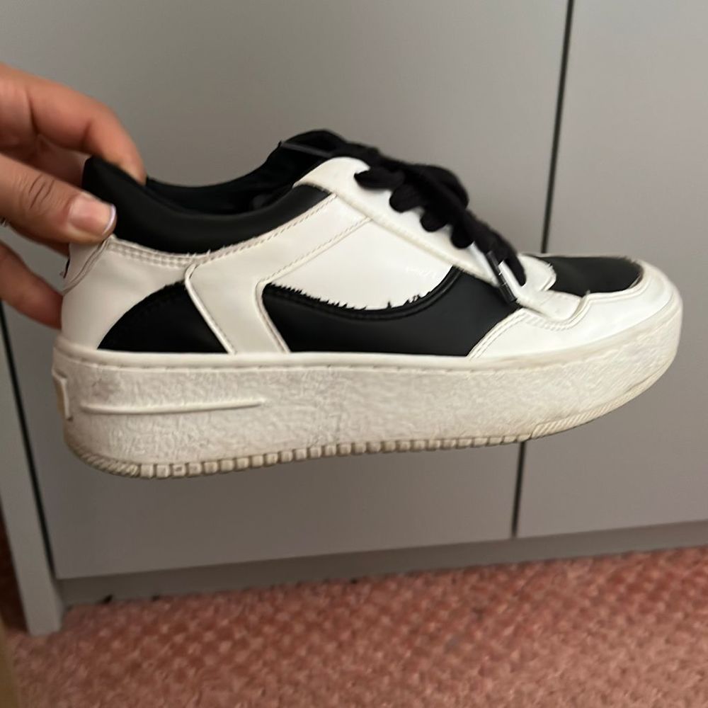 Alice and Olivia Shoes